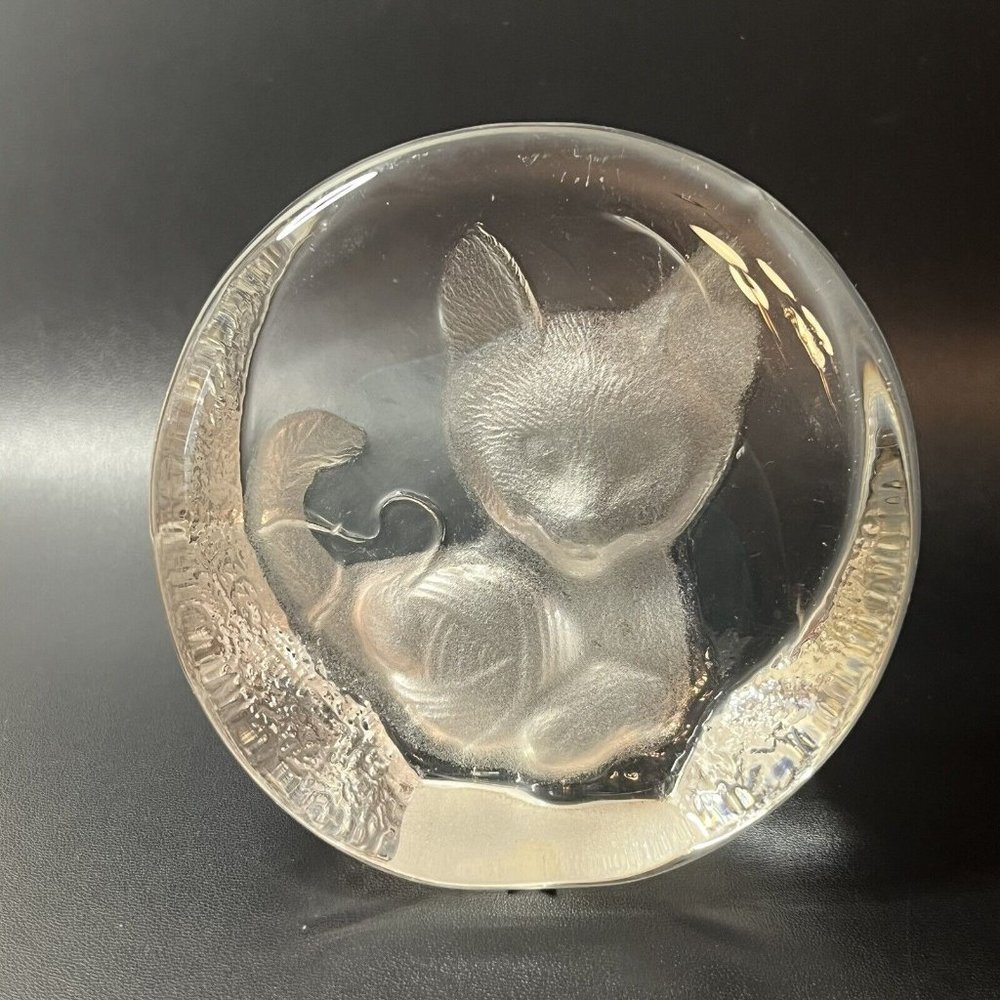 Crystal Cat Paperweight Yugoslavia by Zajecar Kitten with Yarn Vintage 24% Lead